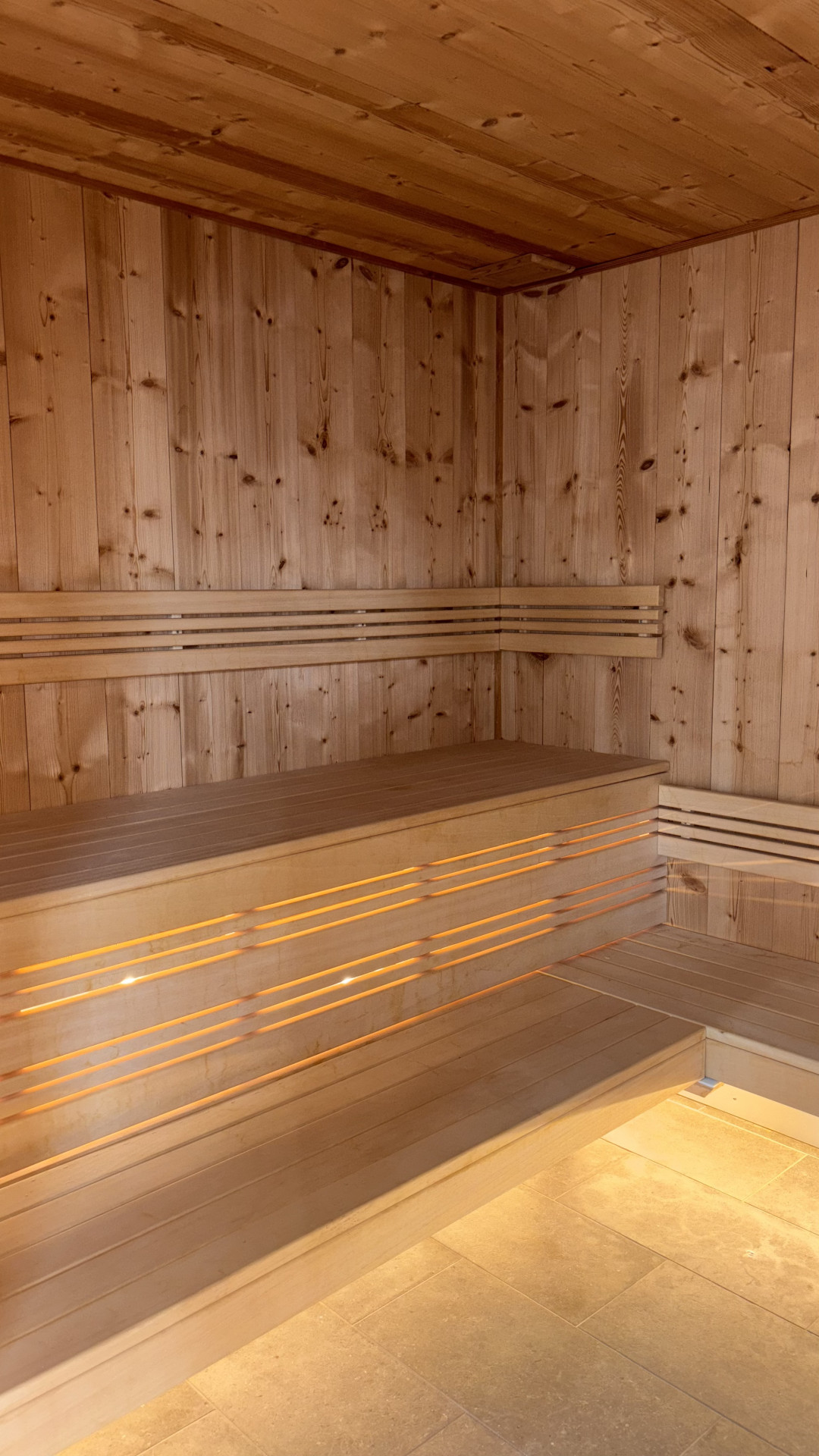 La chaleur sèche du sauna
