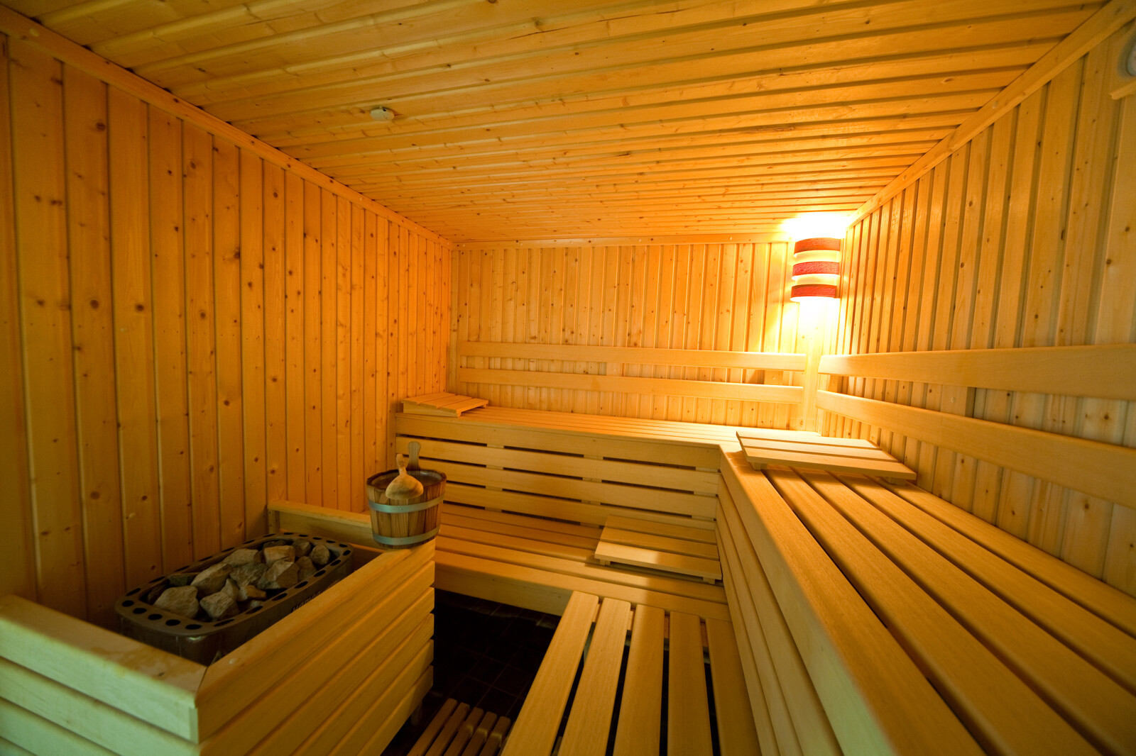 La chaleur sèche du sauna