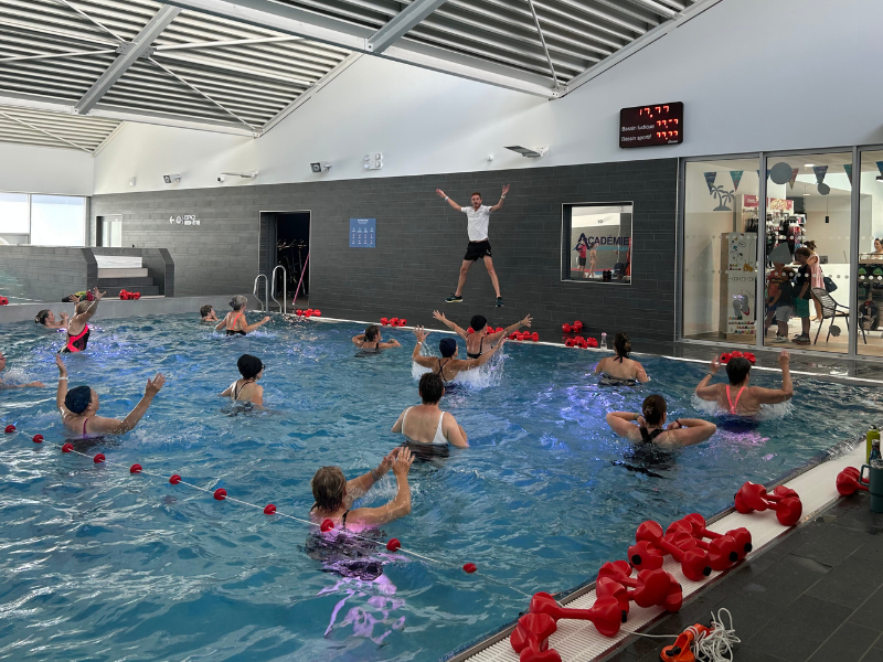 Un bassin Balnéo-ludique Un bassin Balnéo-ludique