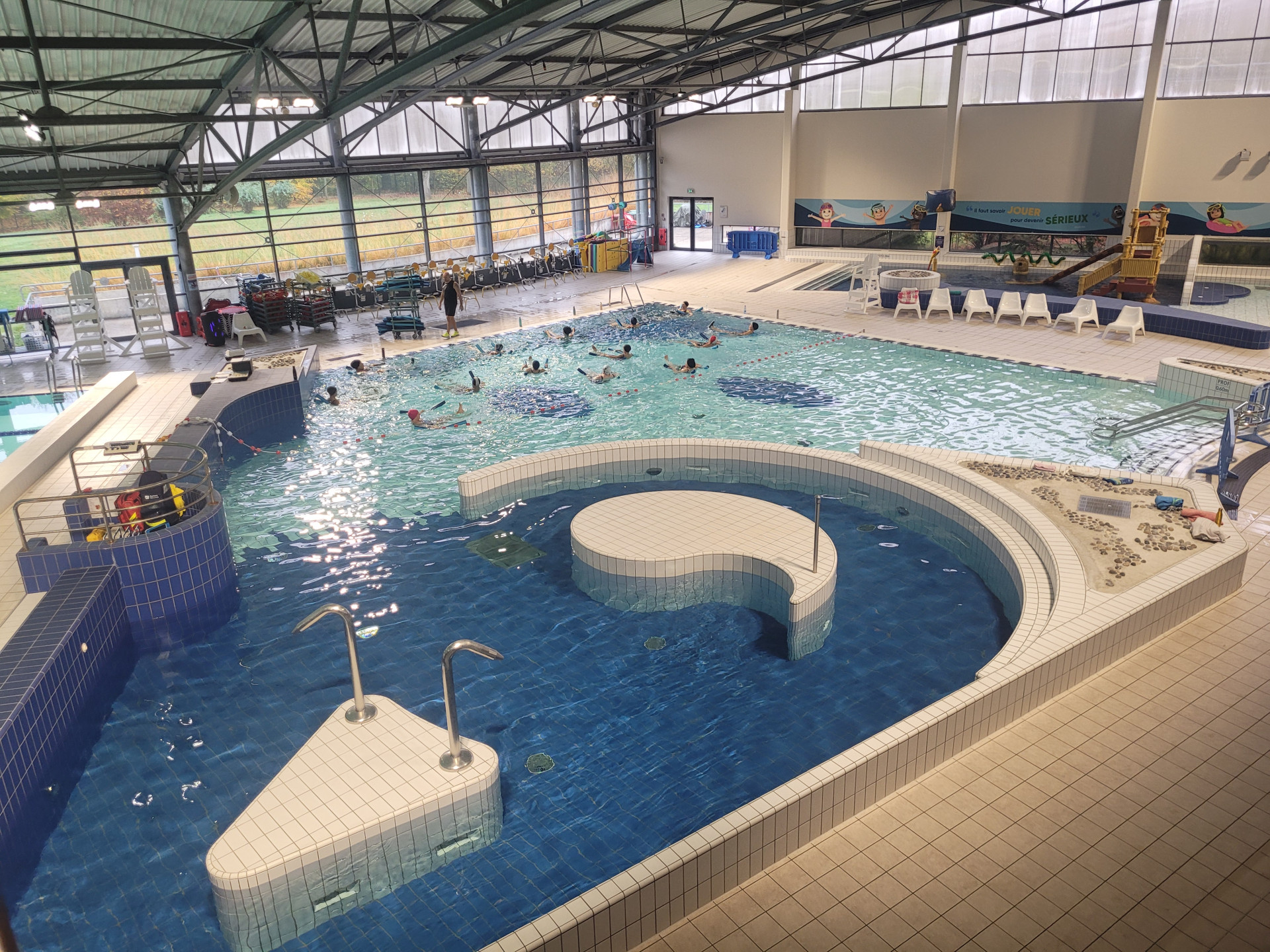 Un bassin balnéo-ludique